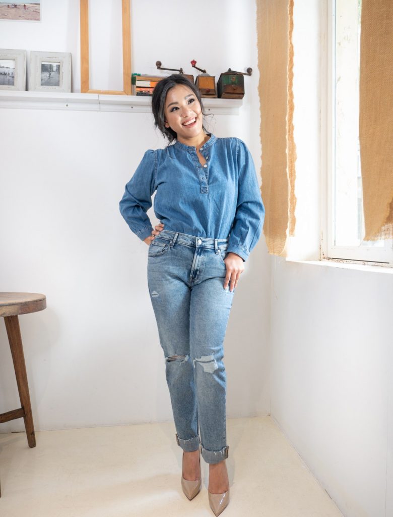 Phương Vy trong BST It’s Our Denim Now Từ GAP