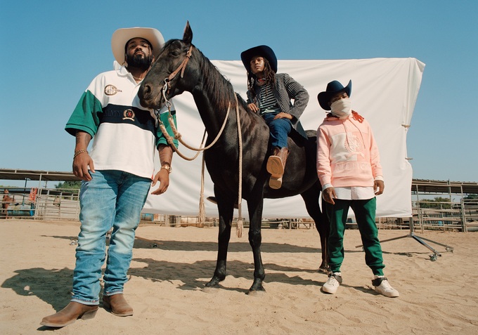 Compton Cowboys (Mỹ) - cộng đồng hoạt động xã hội qua văn hóa cưỡi ngựa - cũng là nhân tố đặc biệt của chiến dịch.