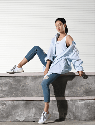 Chất lừ khi phối đồ với quần jeans và áo sơ mi