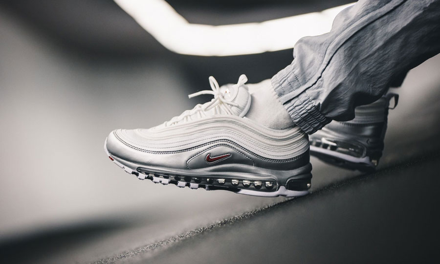 Mẫu giày Nike Air Max 97 - Không thể phù hợp hơn cho những set đồ thời thượng