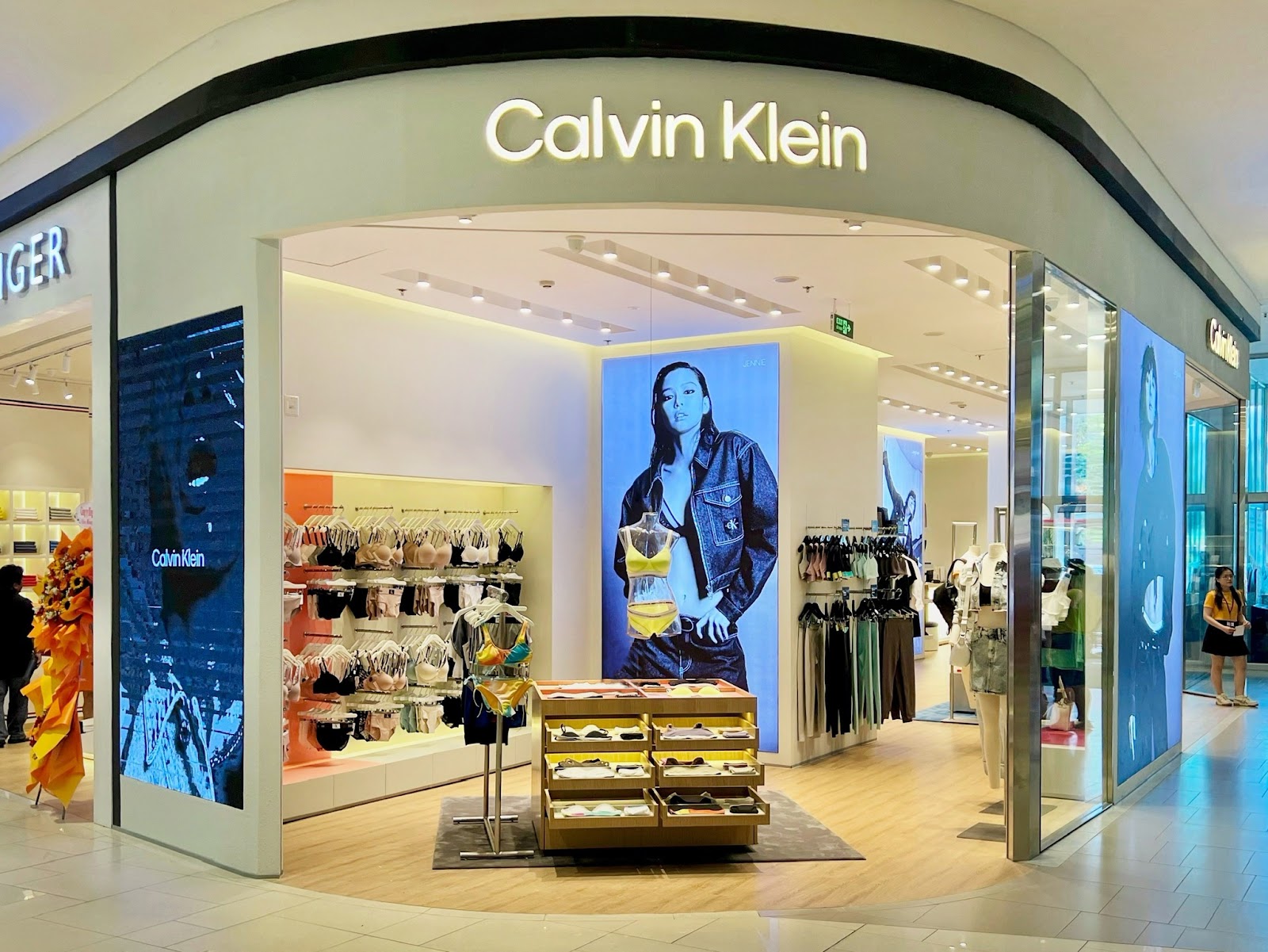 Calvin Klein tưng bừng chào đón cửa hàng mới thứ 20 tại Aeon Mall Bình Tân