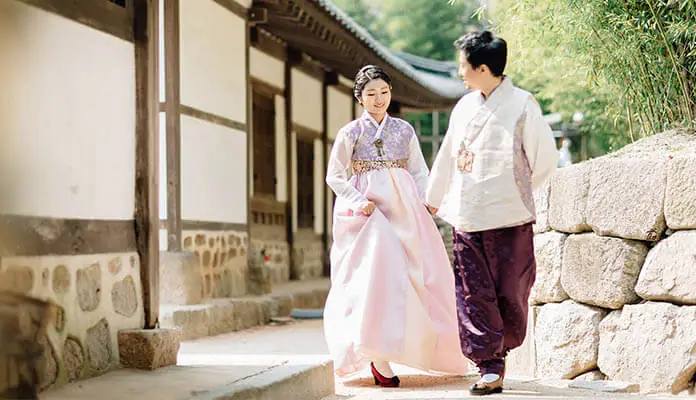 Đi Hàn mặc gì? Hanbok - trang phục truyền thống sẽ giúp bạn trải nghiệm văn hóa và có những khoảnh khắc đẹp nơi đây
