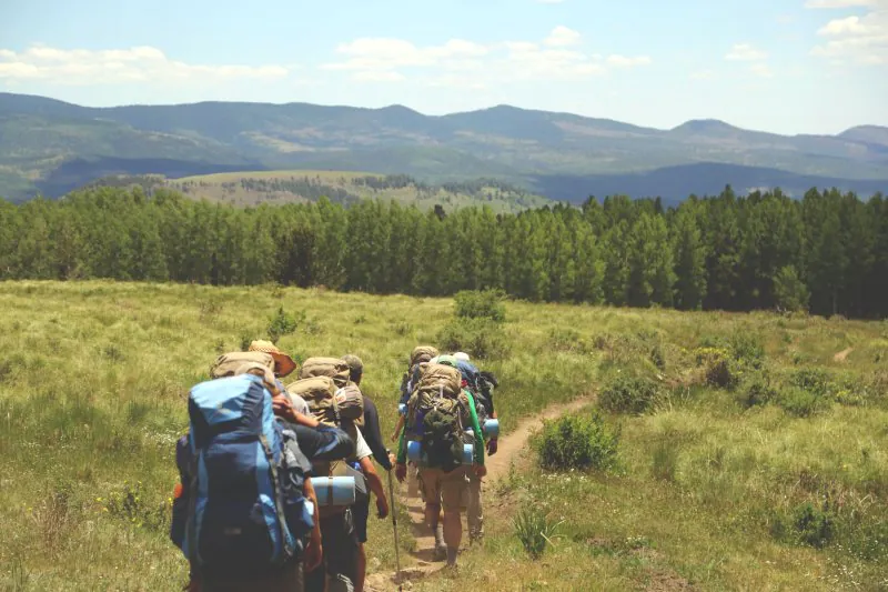 Một bộ trang phục đi Trekking phù hợp sẽ giúp bạn tận hưởng hành trình khám phá thiên nhiên và khám phá bản thân.