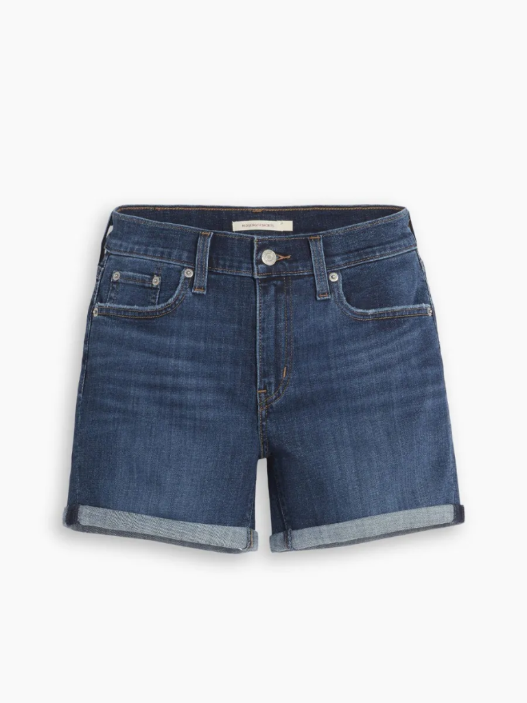 Chiếc quần short jeans cơ bản của LEVI'S mang lại vẻ năng động và phóng khoáng với chất vải denim chất lượng và kiểu dáng đơn giản nhưng đầy phong cách.