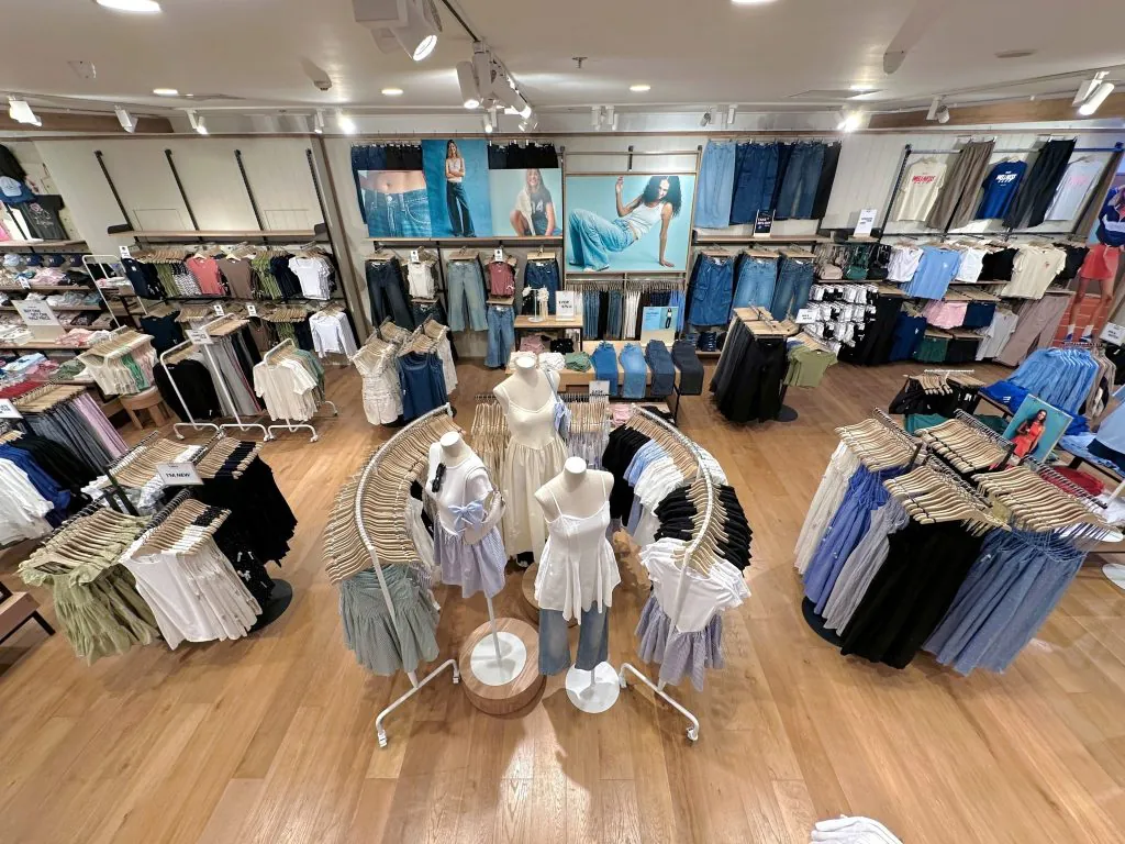 Bộ sưu tập đầm và váy nữ với phong cách trẻ trung tại Cotton On Thảo Điền