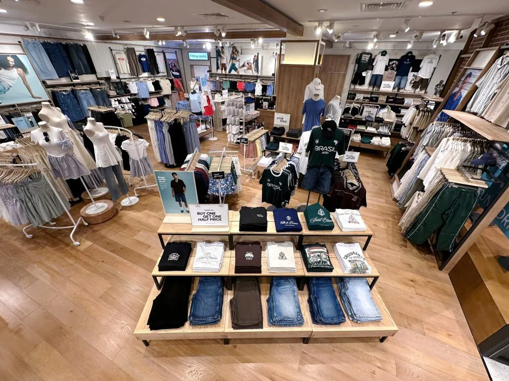 Các mẫu áo nam graphic tee độc đáo và phong cách tại Cotton On Vincom Thảo Điền