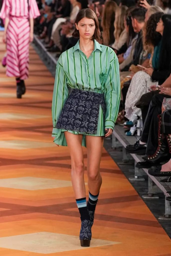 dam-so-mi-miniskirt