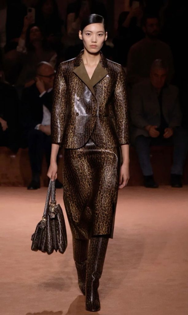 hoa-tiet-da-bao-bst-fendi-thu-dong-2025