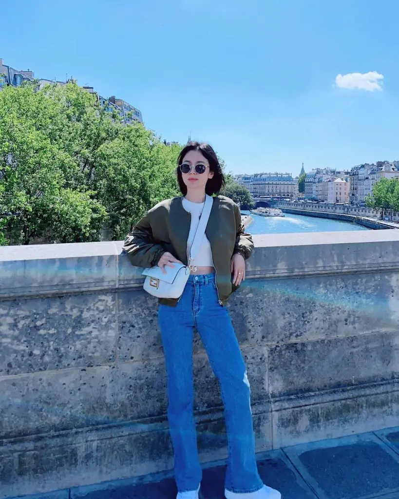 phoi-do-voi-quan-ong-suong-nu-song-hye-kyo