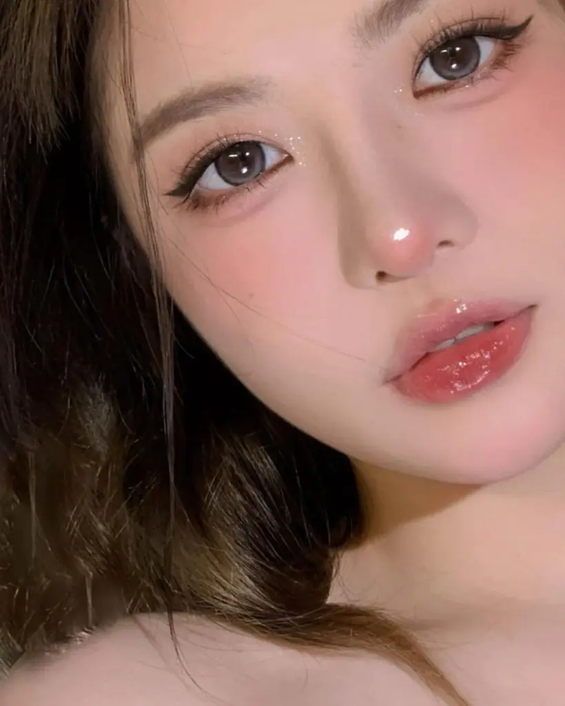 phong-cach-douyin-makeup-1