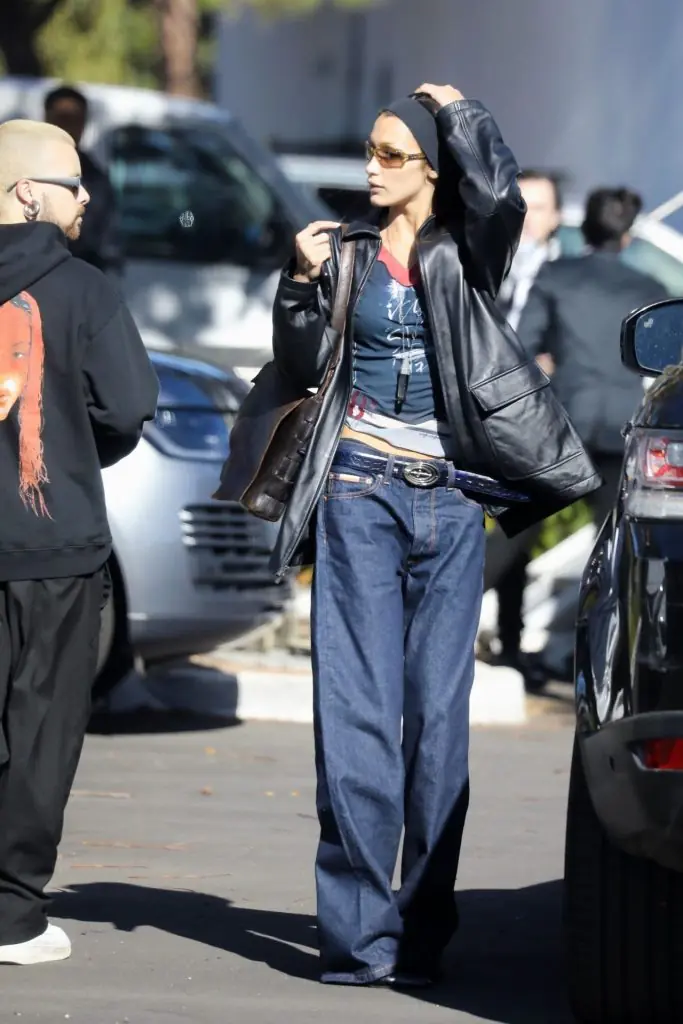 phong-cach-y2k-bella-hadid