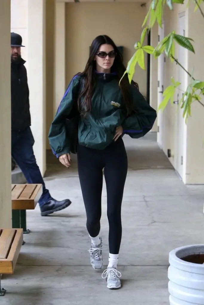 quan-legging-kendall-jenner-thumbnail