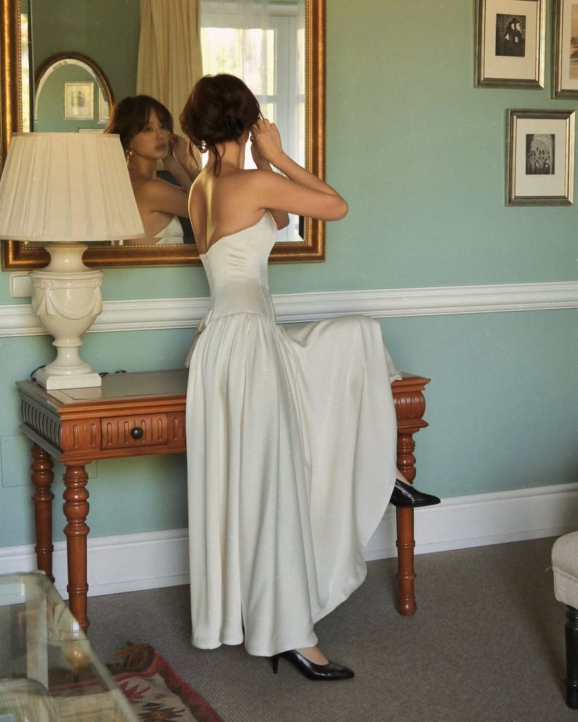 vay-prom-co-em-trendy-co-dien