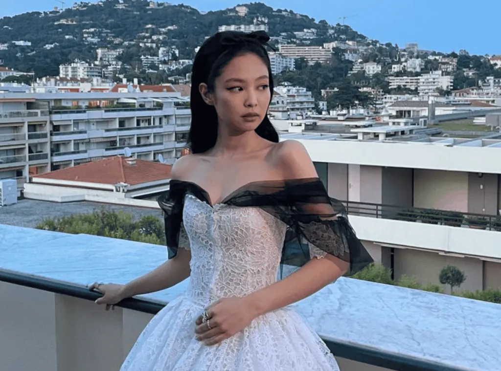 JENNIE ĐẦM DẠ HỘI