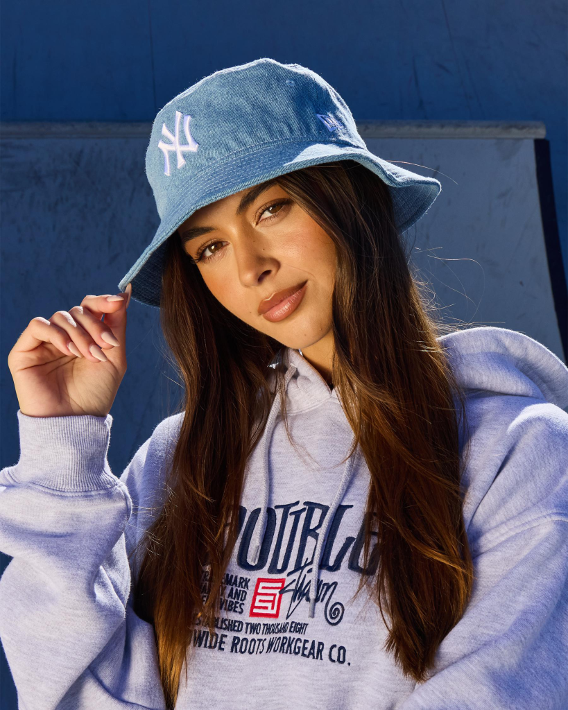Mũ bucket New Era có tính ứng dụng cao. Ảnh: NEW ERA