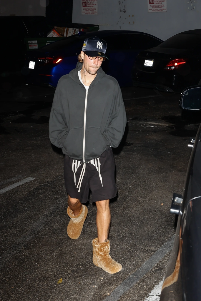 Justin Bieber nón lưỡi trai new era