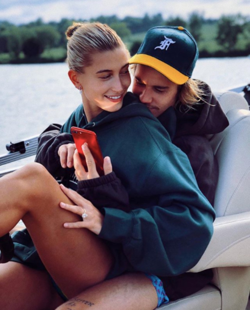 Justin Bieber nón lưỡi trai new era
