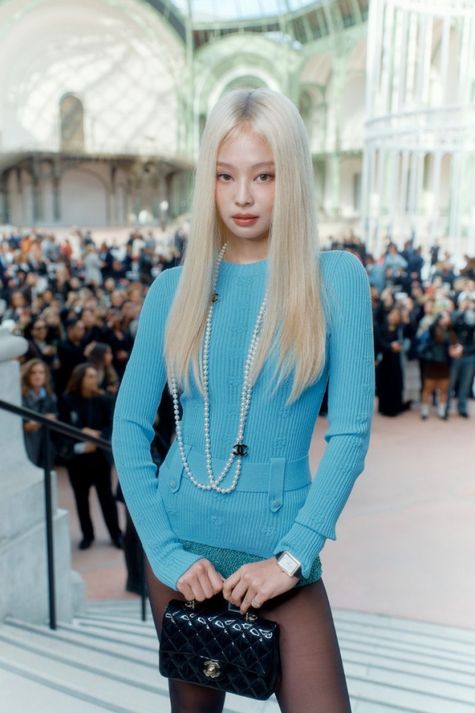 Jennie trong thiết kế thuộc phân khúc luxury từ Chanel. Ảnh: Courtesy of Chanel