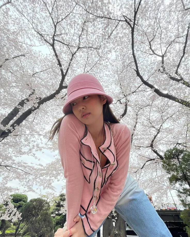 JENNIE Mũ bucket Mặt tròn đội mũ gì