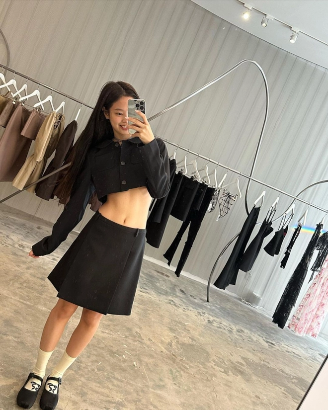 Jennie chân váy chữ A hàn quốc