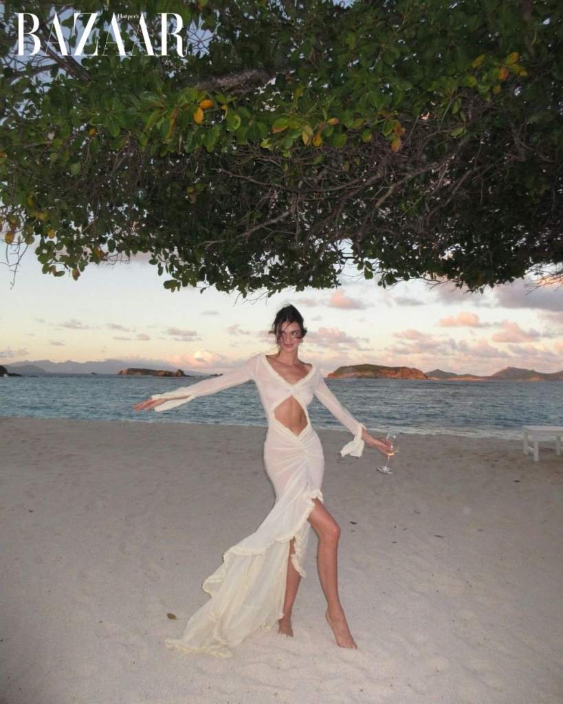 Kendall Jenner đầm đi biển đẹp váy đi biển @kendalljenner