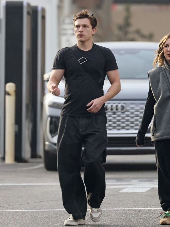 quan-au-nam-bigsize-tom-holland