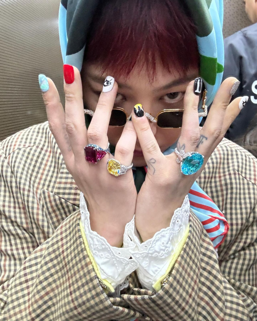 GDRAGON Trang sức đa sắc: tinh thần tự do không ranh giới