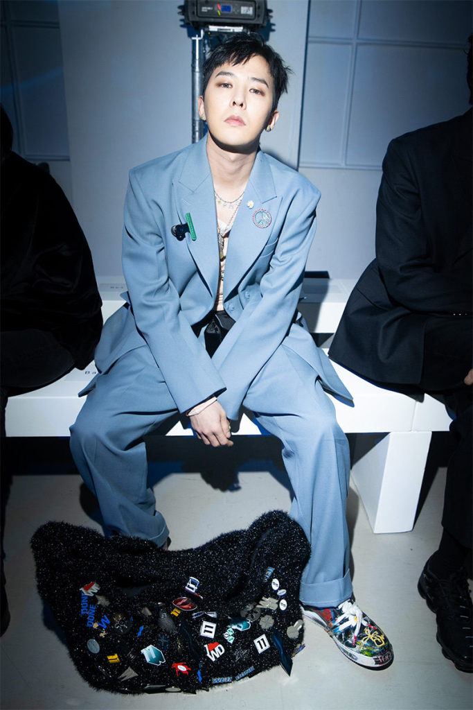 GDRAGON - Suit phom oversized: tự do, không giới hạn giới tính