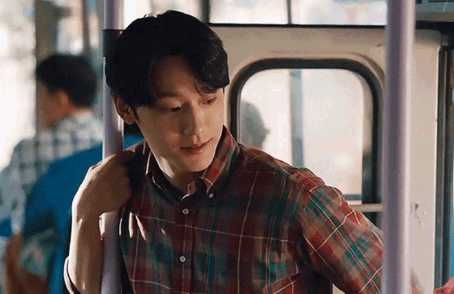 Hwang Hee Tae (Lee Do Hyun) – YOUTH OF MAY (Tuổi trẻ tháng Năm) - Phối đồ mùa hè nam: Chuẩn style nam chính 4 bộ phim Hàn phải xem khi hè về