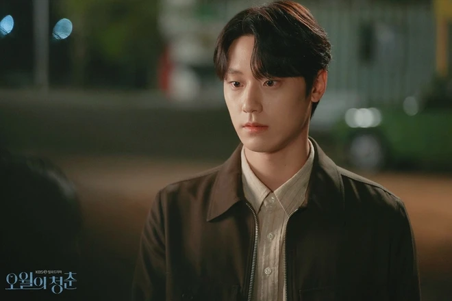 Hwang Hee Tae (Lee Do Hyun) – YOUTH OF MAY (Tuổi trẻ tháng Năm) - Phối đồ mùa hè nam: Chuẩn style nam chính 4 bộ phim Hàn phải xem khi hè về