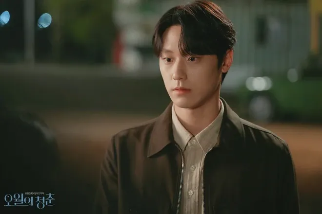 Hwang Hee Tae (Lee Do Hyun) – YOUTH OF MAY (Tuổi trẻ tháng Năm) - Phối đồ mùa hè nam: Chuẩn style nam chính 4 bộ phim Hàn phải xem khi hè về