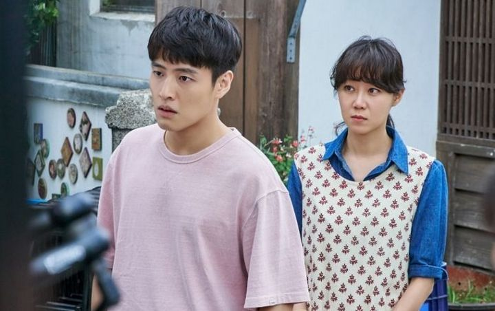 Hwang Yong Sik (Kang Ha Neul). Ảnh: Phim WHEN THE CAMELLIA BLOOMS (Khi hoa trà nở) - Phối đồ mùa hè nam: Chuẩn style nam chính 4 bộ phim Hàn phải xem khi hè về