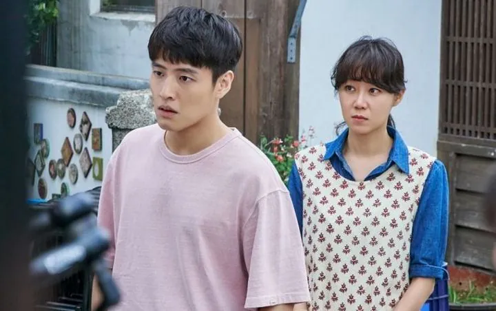 Hwang Yong Sik (Kang Ha Neul). Ảnh: Phim WHEN THE CAMELLIA BLOOMS (Khi hoa trà nở) - Phối đồ mùa hè nam: Chuẩn style nam chính 4 bộ phim Hàn phải xem khi hè về