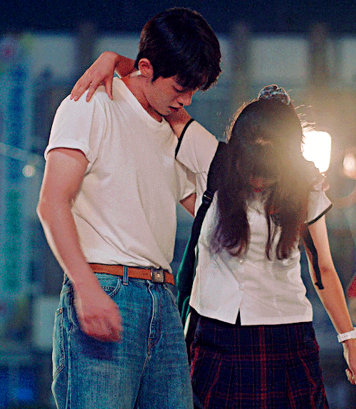 Baek Yi Jin (Nam Joo Hyuk). Ảnh: Phim TWENTY-FIVE TWENTY-ONE (Tuổi hai lăm, tuổi hai mốt) -Phối đồ mùa hè nam: Chuẩn style nam chính 4 bộ phim Hàn phải xem khi hè về