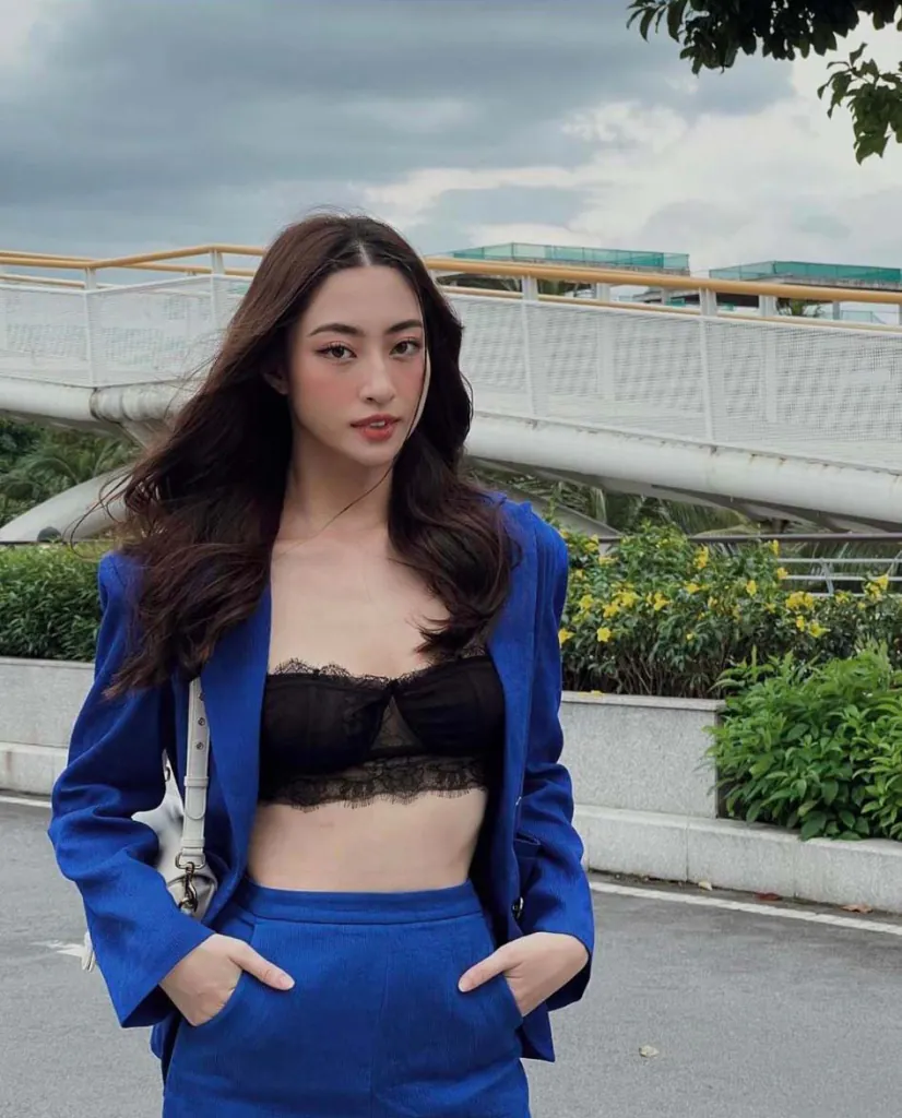 Học JENNIE và loạt sao nữ cách mặc đồ lót quyến rũ cho nàng tinh tế - Hoa Hậu Lương Thùy Linh. Ảnh: Lương Thùy Linh