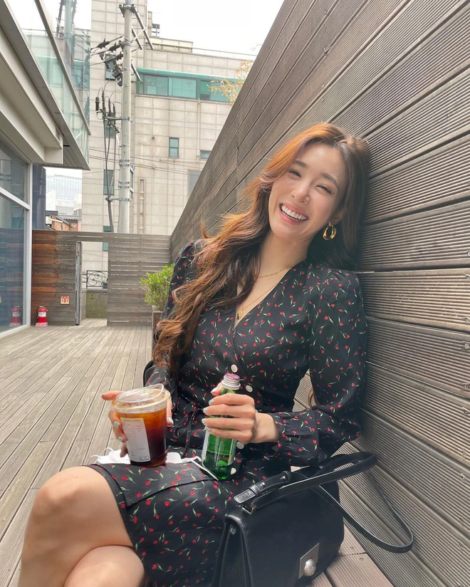 Dáng quả lê là gì? Gợi ý cách phối đồ cho người dáng quả lê từ các nữ idol Hàn