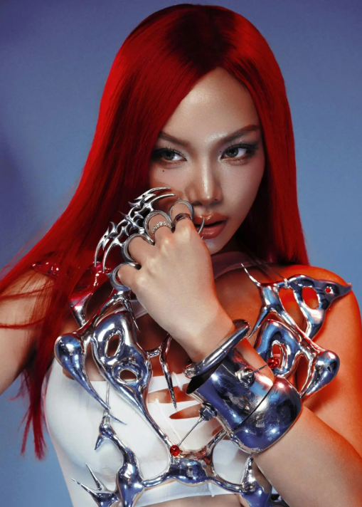 "Em Xinh" Vũ Thảo My. Ảnh: Em Xinh Say Hi - Tips phối đồ với vòng tay bạc theo xu hướng Y3K từ Em Xinh Say Hi và các fashionista