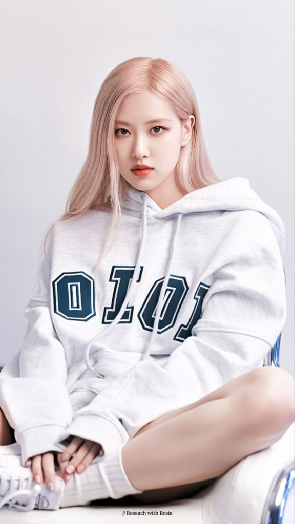 ROSÉ (BLACKPINK). Ảnh: Roseach with Rosie - Học BLACKPINK và các "IT-girl" cách phối áo hoodie ngày trở lạnh