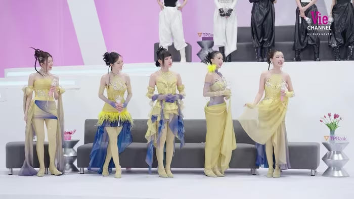 Ảnh: Em Xinh Say Hi - Chìa khóa phối đồ màu vàng giúp nàng tỏa sáng rạng rỡ như fashionista