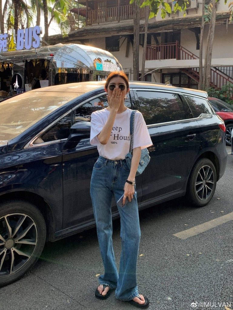 Gợi ý outfit “quần jean áo thun nữ”. Ảnh: internet.