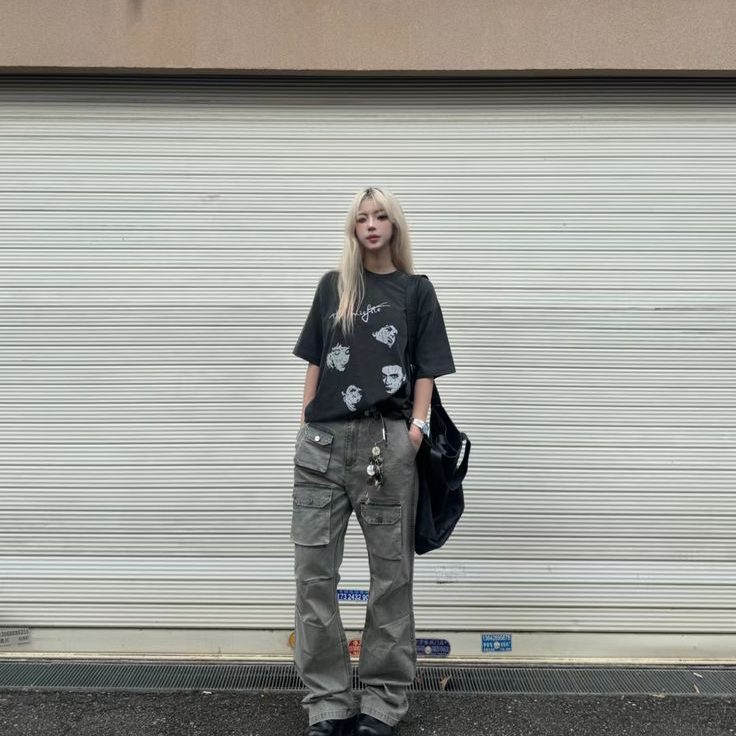 Trở thành item có bước chuyển mình táo bạo của streetwear. Ảnh: internet.