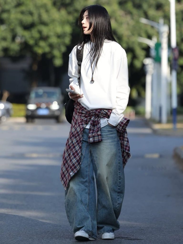 Remake outfit retro revival thập niên 80-90. Ảnh: internet.
