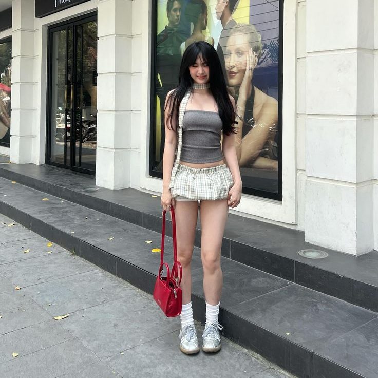 Cách phối micro skirt để vừa sexy vừa tinh tế. Ảnh: internet.