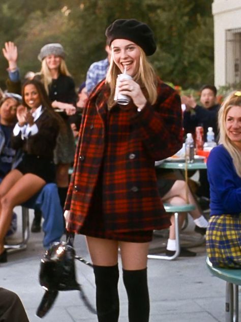 Remake outfit preppy nữ chuẩn phim Clueless thập niên 90