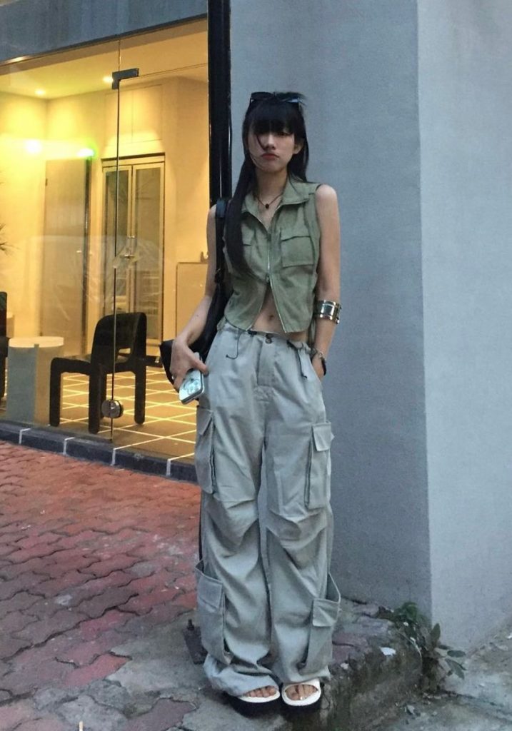 Quần kaki túi hộp - Tuyên ngôn của streetwear hiện đại. Ảnh: internet.