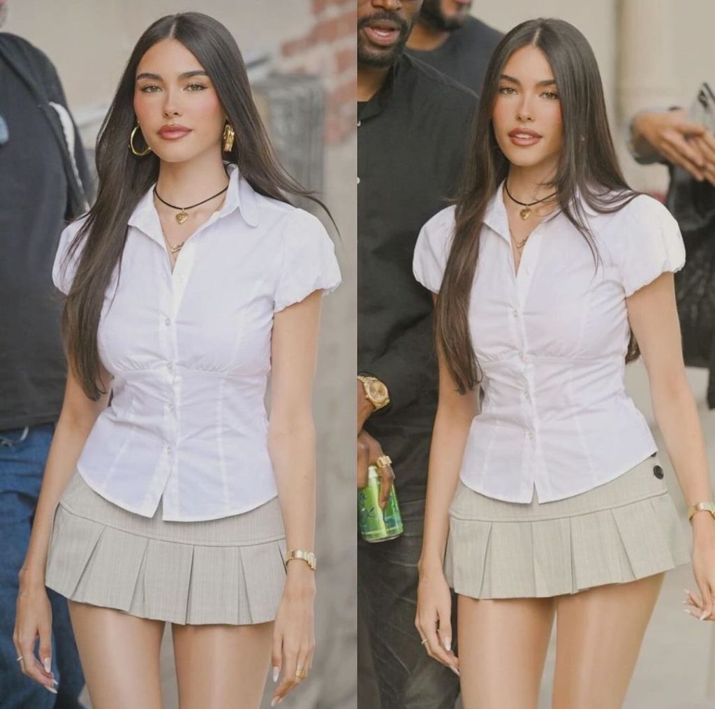 Ca sĩ Madison Bear diện micro skirt cực cuốn hút. Ảnh: internet.