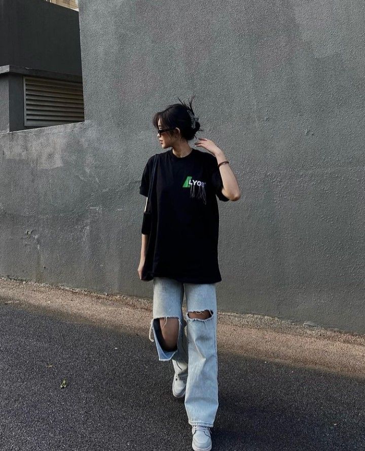 Gợi ý outfit “quần jean áo thun nữ”. Ảnh: internet.