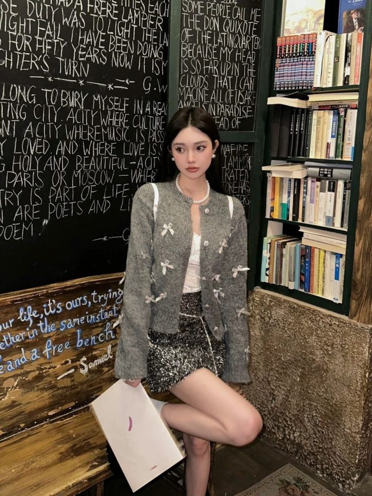 Áo ba lỗ và áo khoác dạ.