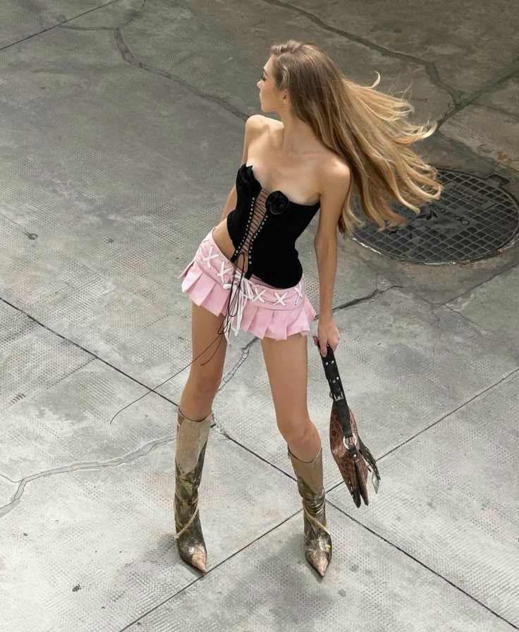 Tips để diện micro skirt tự tin hơn. Ảnh: internet.