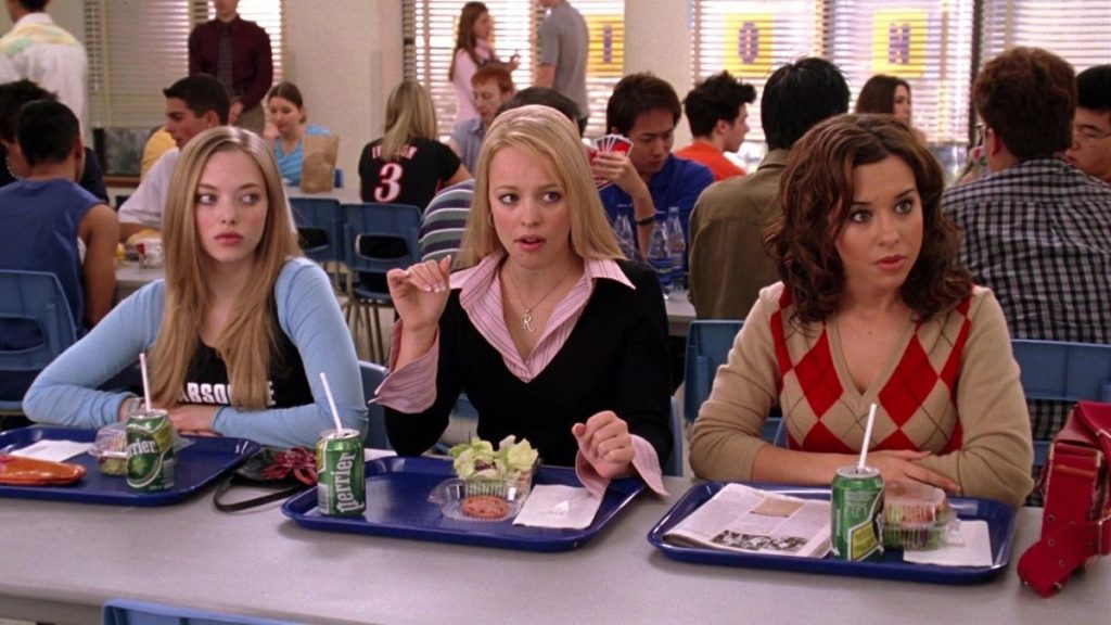 Remake outfit Y2K nữ “Mean Girls” thập niên 2000s